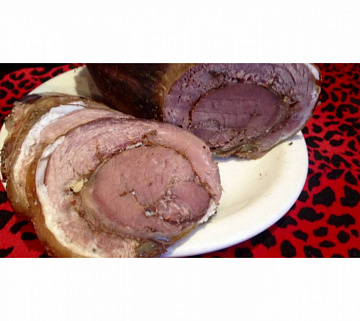 Фото Рулет из грудинки кабана